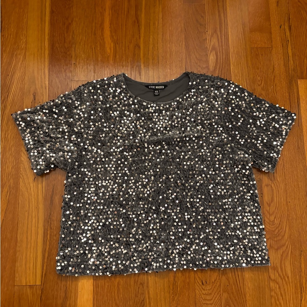 Steve Madden Silver Sequin Short Sleeve Top